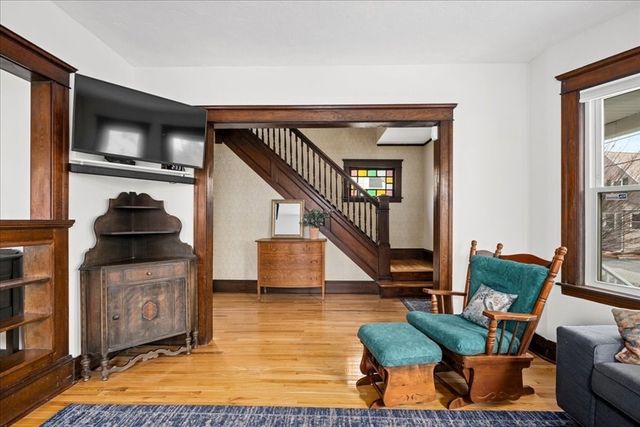 63 Airlie St, Worcester, MA 01606