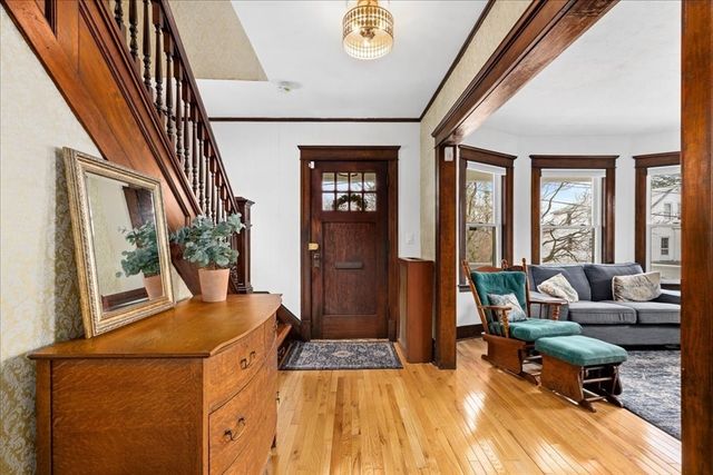 63 Airlie St, Worcester, MA 01606