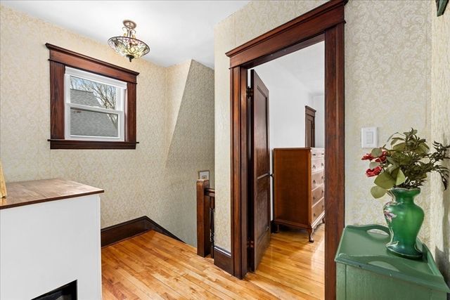 63 Airlie St, Worcester, MA 01606