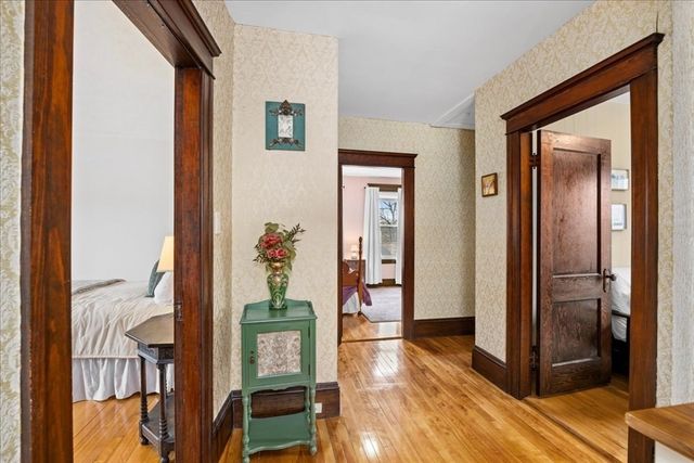 63 Airlie St, Worcester, MA 01606