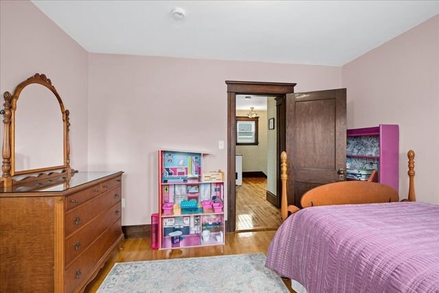 63 Airlie St, Worcester, MA 01606