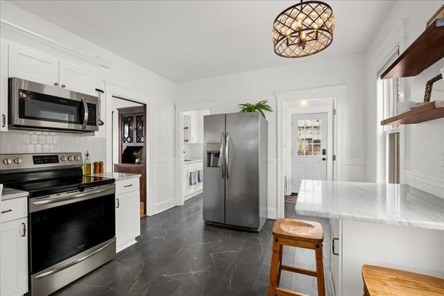 63 Airlie St, Worcester, MA 01606