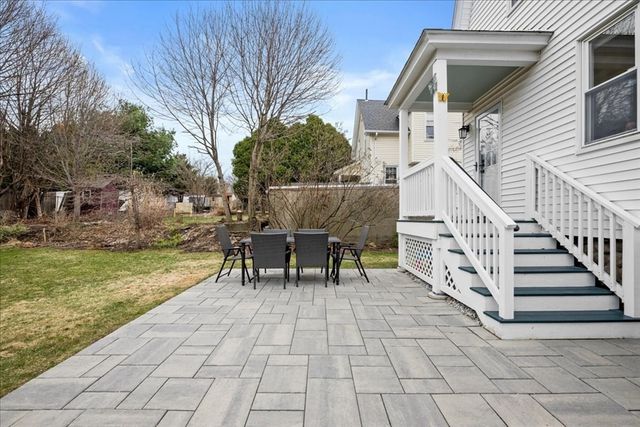 63 Airlie St, Worcester, MA 01606