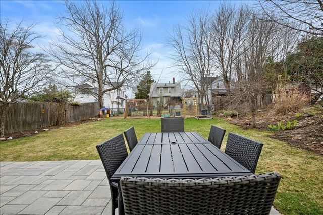 63 Airlie St, Worcester, MA 01606