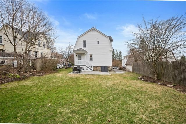 63 Airlie St, Worcester, MA 01606