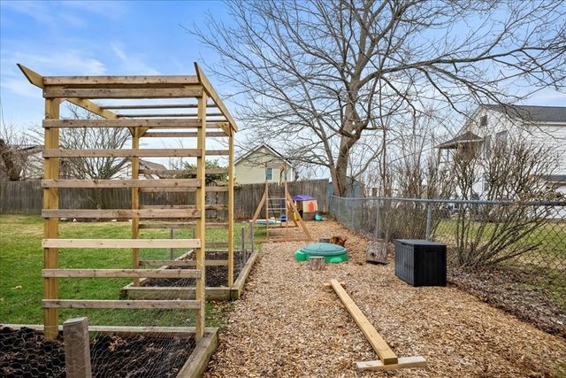 63 Airlie St, Worcester, MA 01606