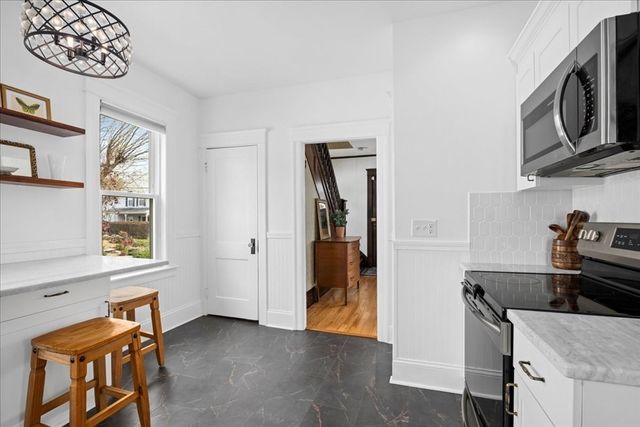 63 Airlie St, Worcester, MA 01606