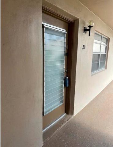 29 Flanders A, Delray Beach, FL 33484