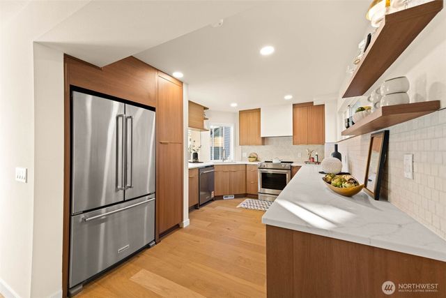 148 NW 59th Street, Seattle, WA 98107