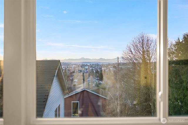 148 NW 59th Street, Seattle, WA 98107