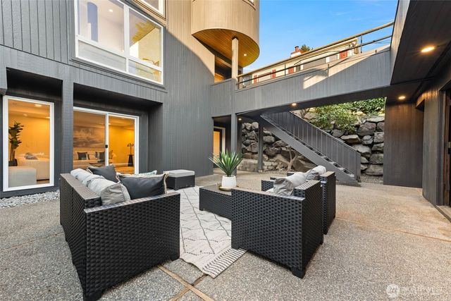 148 NW 59th Street, Seattle, WA 98107