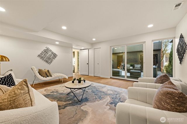 148 NW 59th Street, Seattle, WA 98107