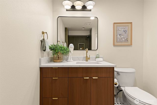 148 NW 59th Street, Seattle, WA 98107