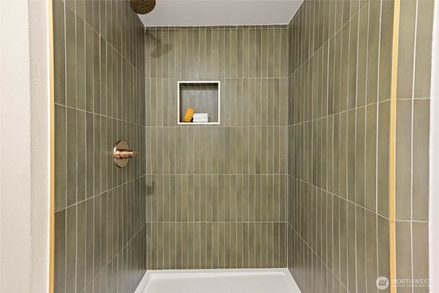 148 NW 59th Street, Seattle, WA 98107