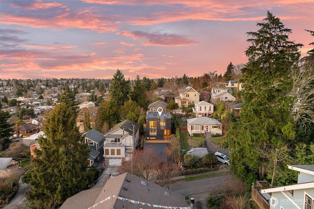 148 NW 59th Street, Seattle, WA 98107