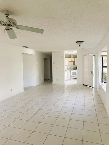 301 Harbour Pointe Way, Greenacres, FL 33413