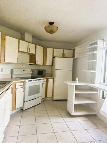 301 Harbour Pointe Way, Greenacres, FL 33413
