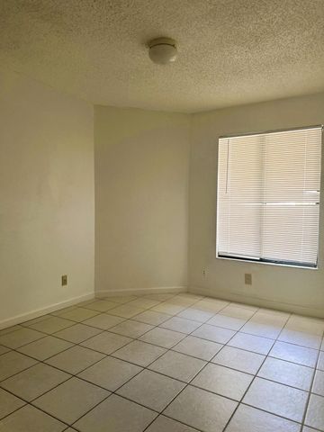 301 Harbour Pointe Way, Greenacres, FL 33413