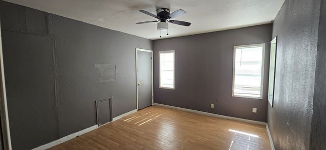 1238 E Louisiana Avenue, Dallas, TX 75216