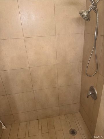 1015 N parton H, Santa Ana, CA 92701