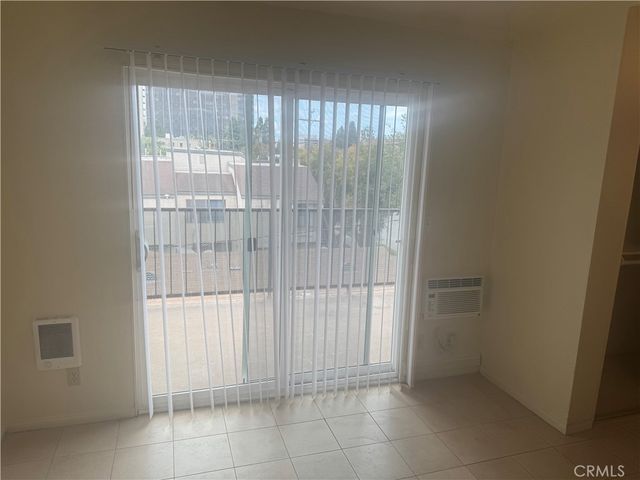 1015 N parton H, Santa Ana, CA 92701