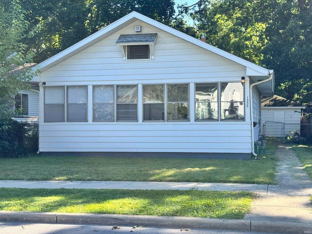 1338 Obrien Street, South Bend, IN 46628