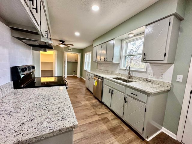 3166 LICHEN DR, Bartlett, TN 38134