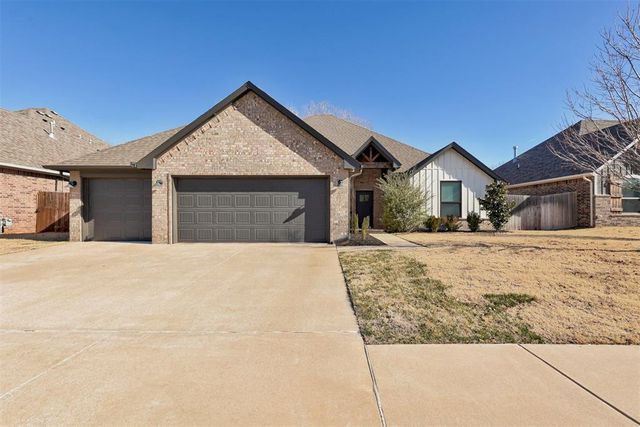 11124 Fairways Avenue, Yukon, OK 73099