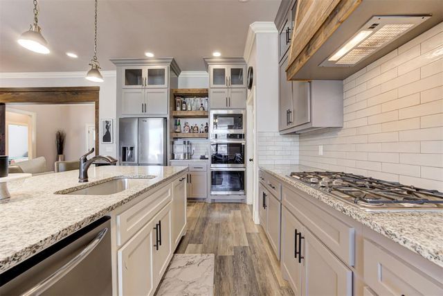 11124 Fairways Avenue, Yukon, OK 73099