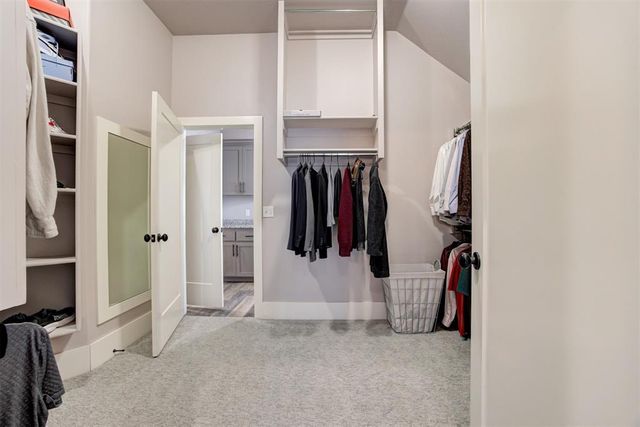 11124 Fairways Avenue, Yukon, OK 73099