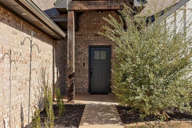 11124 Fairways Avenue, Yukon, OK 73099