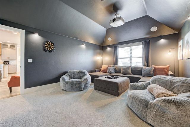 11124 Fairways Avenue, Yukon, OK 73099