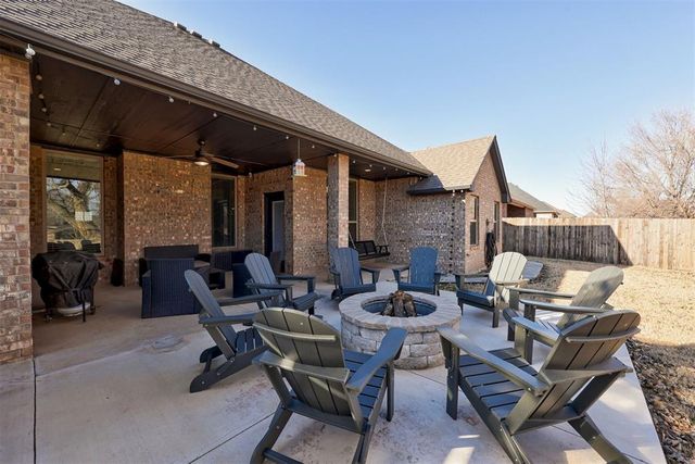 11124 Fairways Avenue, Yukon, OK 73099