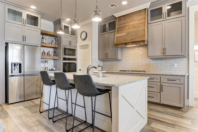 11124 Fairways Avenue, Yukon, OK 73099