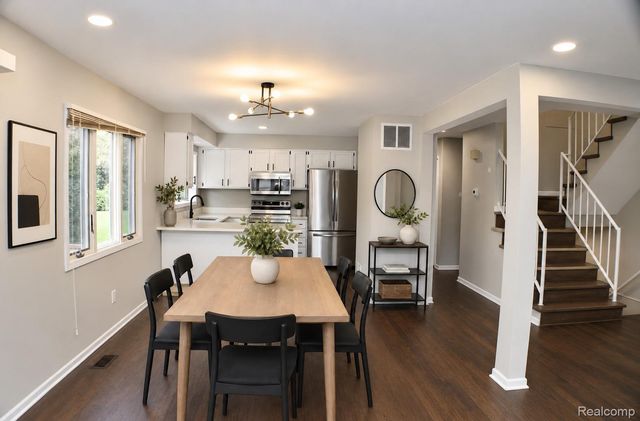 1483 COLONY Drive, Rochester Hills, MI 48307