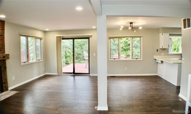 1483 COLONY Drive, Rochester Hills, MI 48307