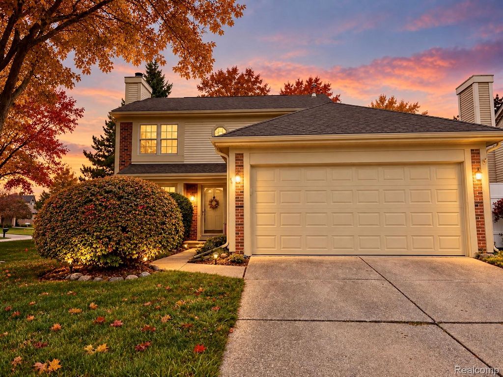 1483 COLONY Drive, Rochester Hills, MI 48307