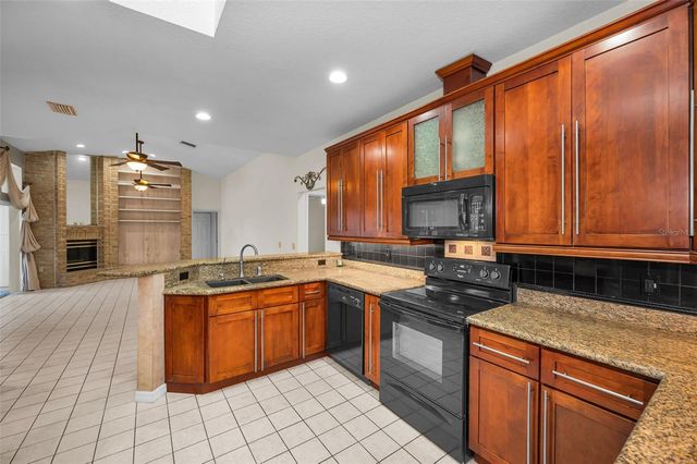 2714 RESNIK CIRCLE W, Palm Harbor, FL 34683