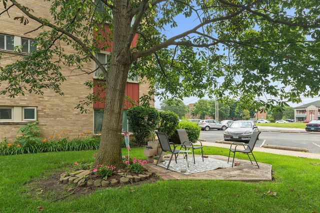 2634 Central Drive 2E, Flossmoor, IL 60422