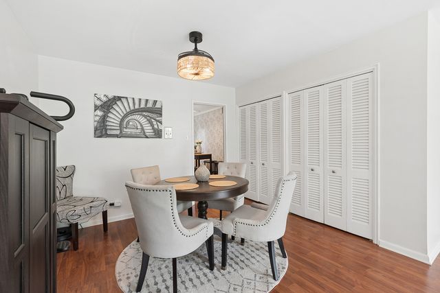 2634 Central Drive 2E, Flossmoor, IL 60422