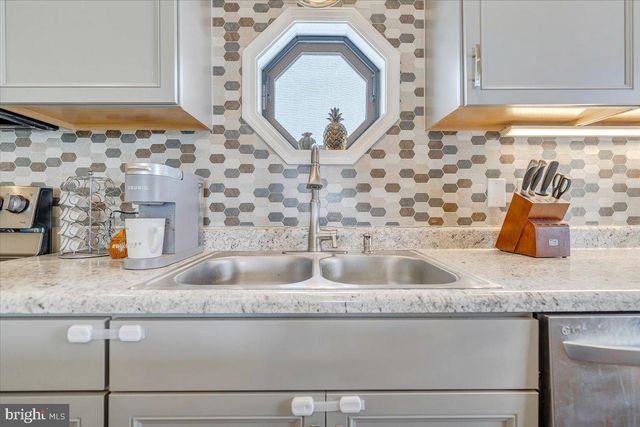 4711 SURREY AVE NW, Roanoke, VA 24017