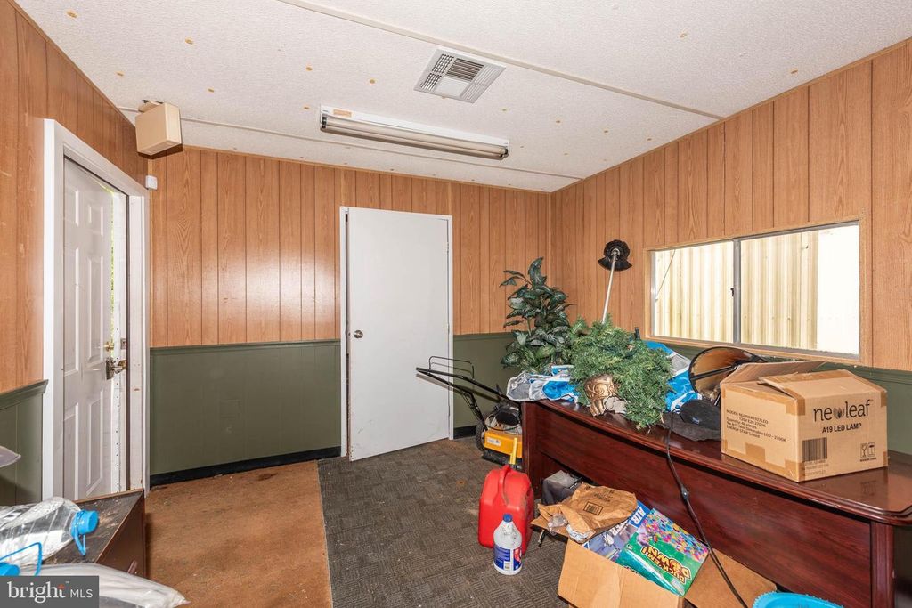 Image 17 of property listing at 6712 DOGWOOD RD, Baltimore, MD 21207