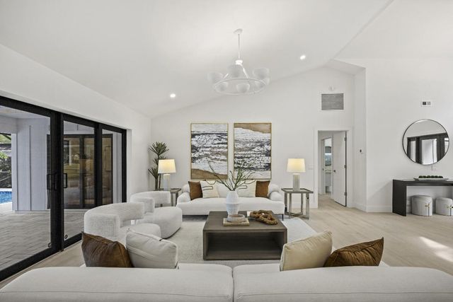 3 Aiden Court, Palm Beach Gardens, FL 33418