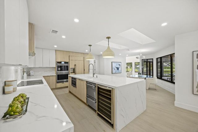 3 Aiden Court, Palm Beach Gardens, FL 33418