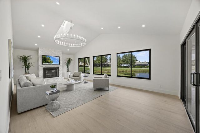 3 Aiden Court, Palm Beach Gardens, FL 33418