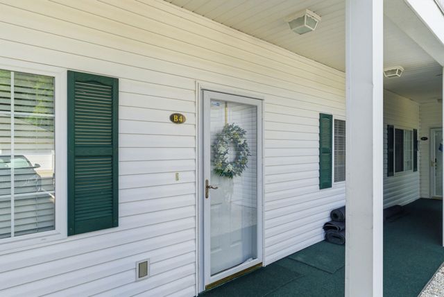 131 Greenside Villas Dr Unit B4, Little River, SC 29566