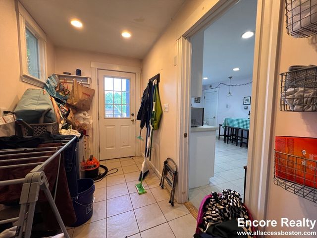 9 Kenwood St. 1, Brookline, MA 02446
