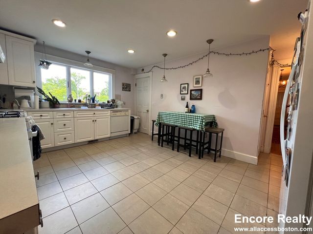 9 Kenwood St. 1, Brookline, MA 02446