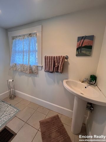 9 Kenwood St. 1, Brookline, MA 02446