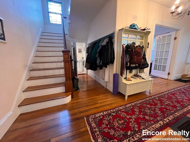 9 Kenwood St. 1, Brookline, MA 02446